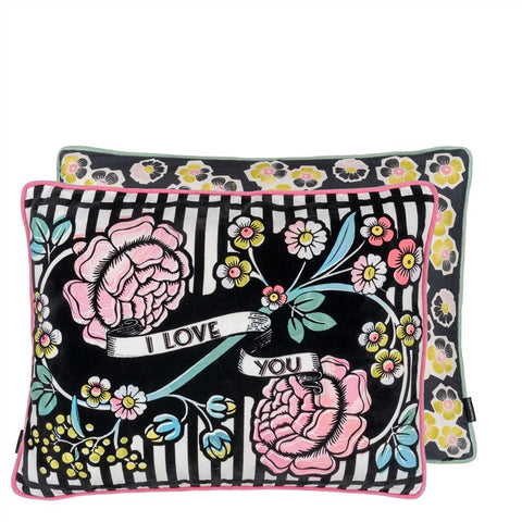 Photo of Toss Cushion In Love